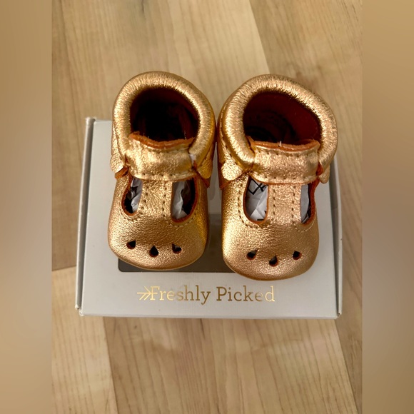 Freshly Picked Other - Freshly Picked rose gold “t” strap Mary Janes size 1